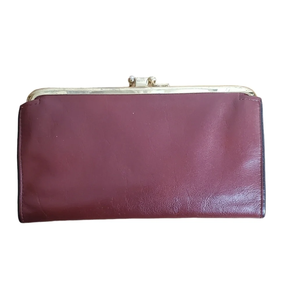 Vntg Princess Gardner Wallet. Brown cowhide leather.